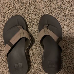 Mens Reef flip flops like new